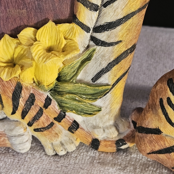 2 Resin Tiger and cub 3”X 5” Photo Frame Hanging Or Desktop 8” X 7” Nursery L.R. - Picture 5 of 8